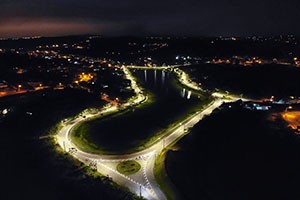 Vale Azul ganha iluminação de LED e fica mais seguro para a população.