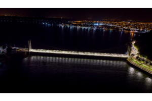 Ponte Pênsil passa por revitalização na iluminação