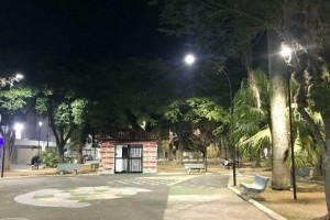 Nova iluminação LED e revitalização na Praça Conde de Moreira Lima